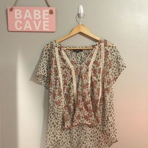 Flowy floral top!